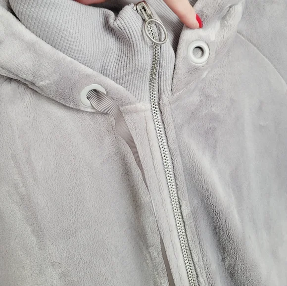 Athleta Triumph Hoodie In Double Cozy Karma in Norwegian Grey - Picture 15 of 16